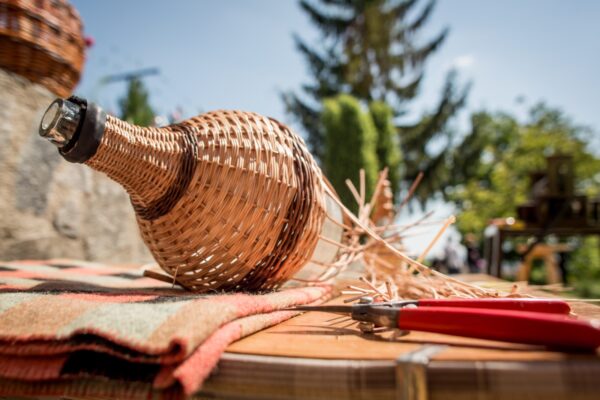 Domače obrti_ Pletarstvo Kalšek -Pletenka iz šibja FOTO Gašper Pintarič, Pohorje turizem Domače obrti_ Pletarstvo Kalšek -Pletenka iz šibja FOTO Gašper Pintarič, Pohorje turizem