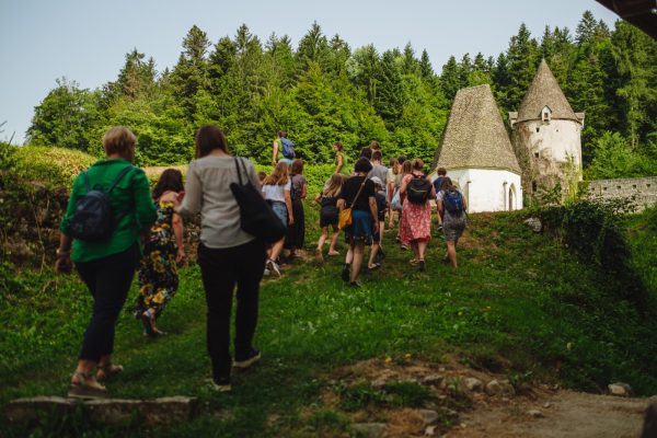 2 Občuti_Tematska pot Žička kartuzija za najmlajše FOTO Nareks - Izidor Kotnik Tematsko vodenje Žička kartuzija za najmlajše, FOTO Nareks - Izidor Kotnik