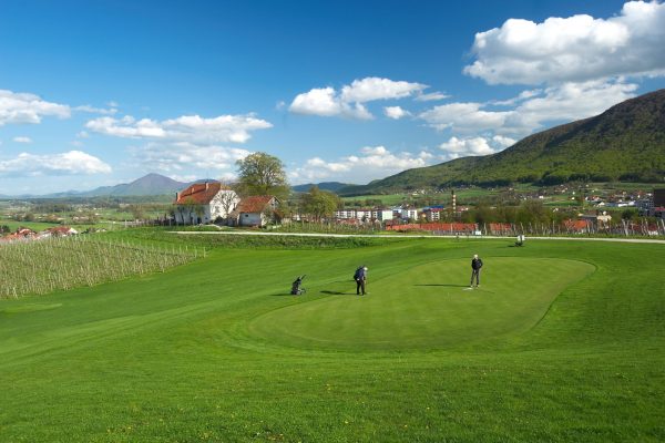 3 Občuti_golf FOTO Tomo Jeseničnik Golf igrišče v Škalcah, FOTO: Tomo Jeseničnik